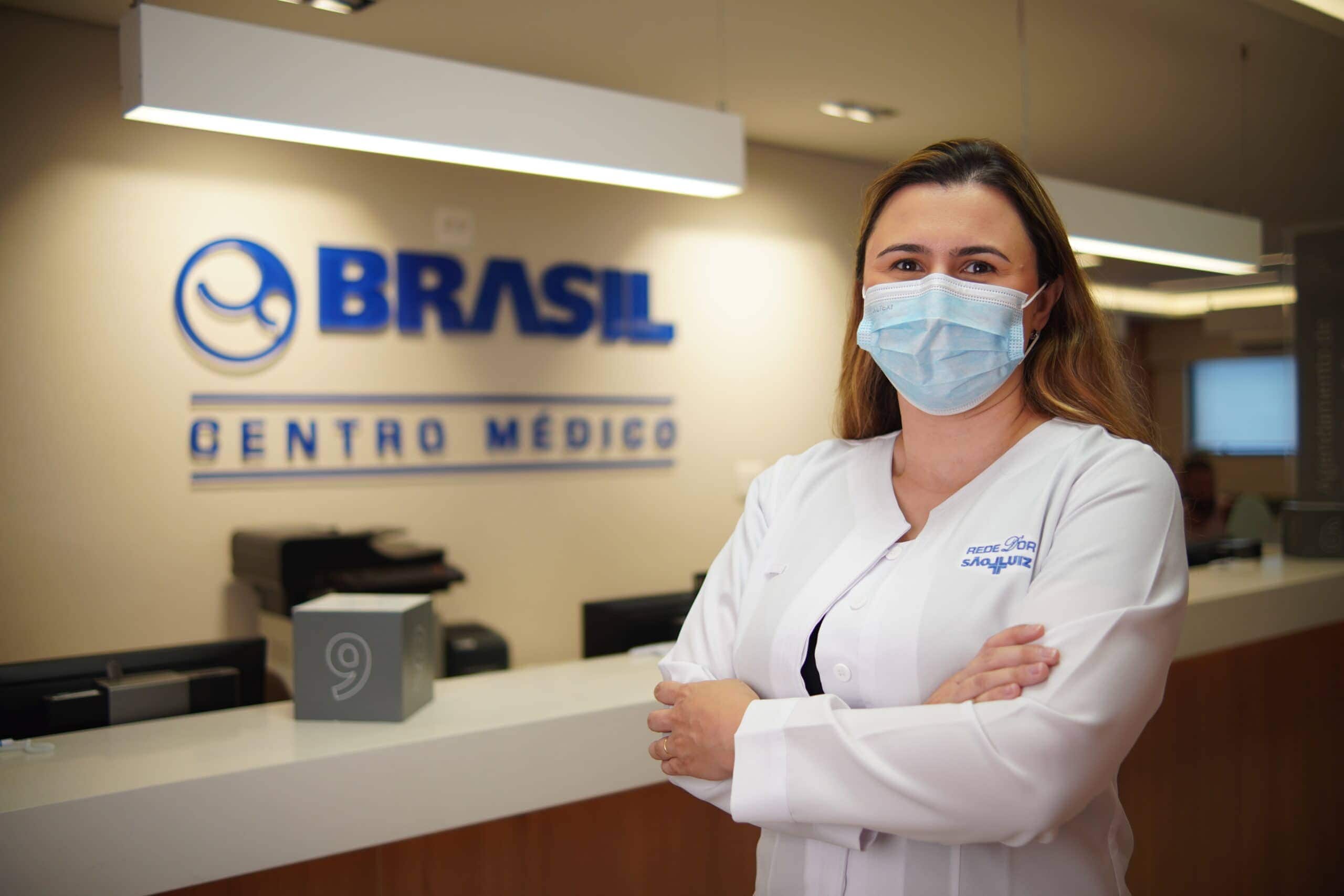 Mulher-branca-Enfermeira-Recepc╠oa╠ao-Horizontal-Foto02-scaled