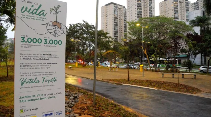 Revitalizacao-Praca-Ives-Ota-Foto-Angelo-Baima_PSA-1-800x445