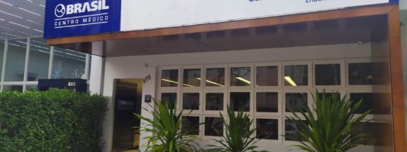 Fachada Centro de Endometriose do Hospital e Maternidade Brasil em Santo André SP. Há vaga para pessoas com deficiência