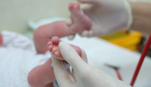 Teste do coraçãozinho: o que detecta, quando é feito e por que é essencial para o bebê